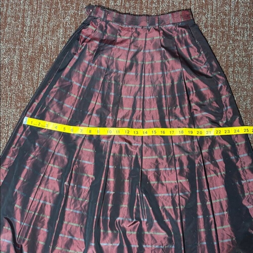 Vintage Windsor (west Germany) pleated burgundy & green 100% silk A-Line Skirt 0 - Picture 10 of 11